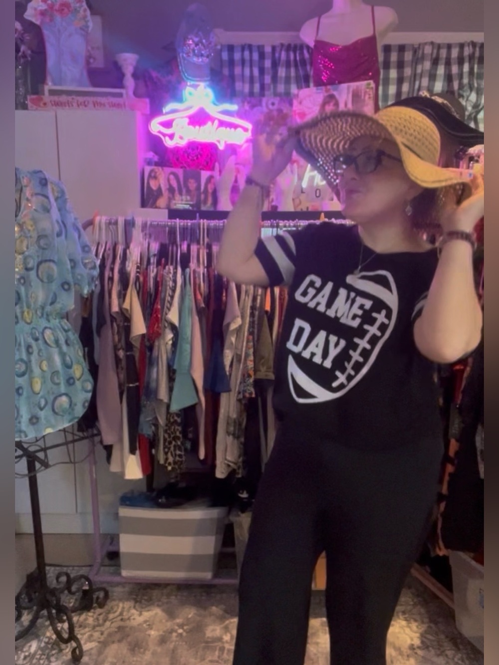 💜Nenesweety04 Is LIVE
NOW! - Picture 9 of 17